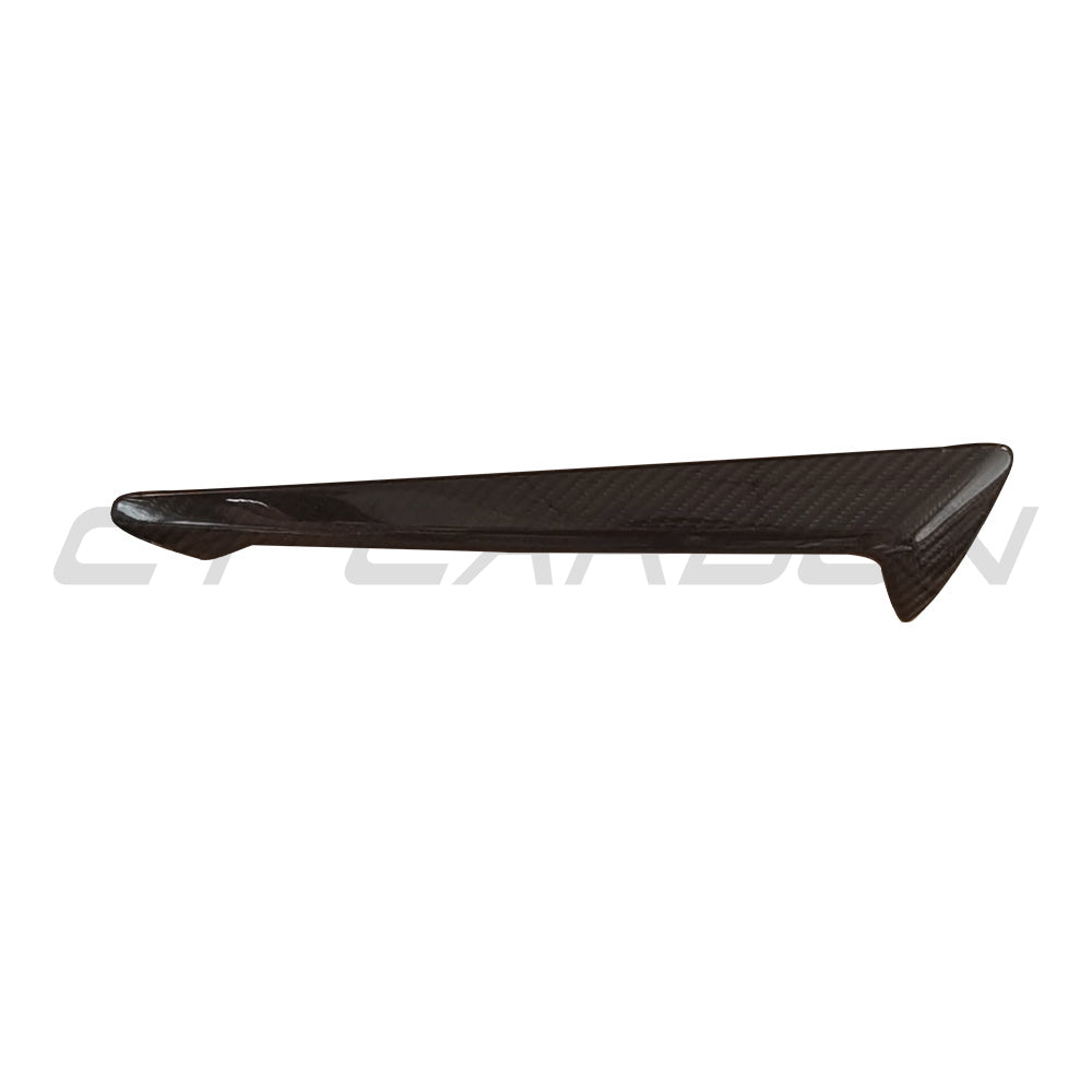 BMW G05 X5 2019-2023 Carbon Fibre Fender Trim Add-On by CT Carbon, close-up of sleek carbon fiber fender accessory on vehicle.
