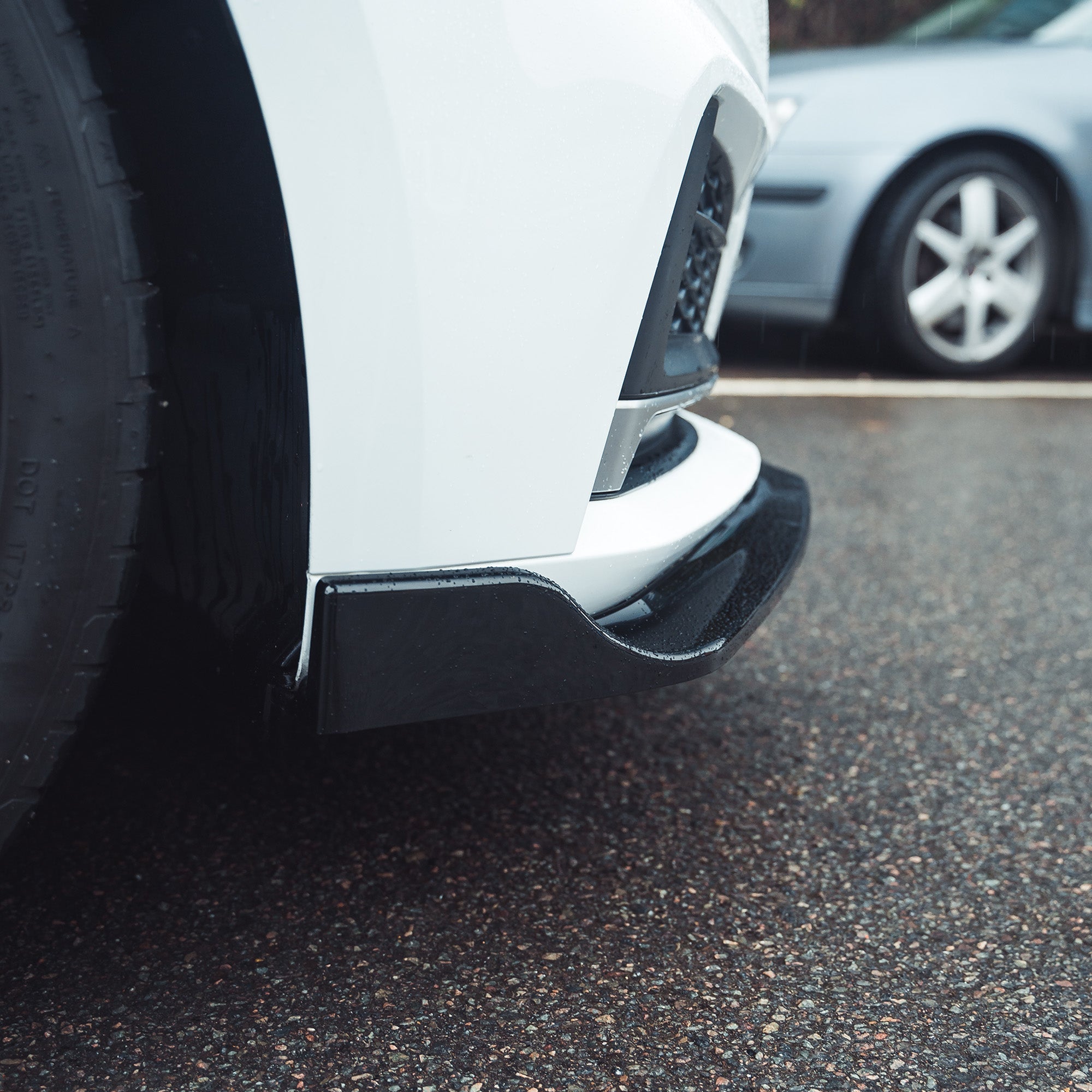 Black gloss splitter for Audi A5/S5 B9 2016-2019, by CT Carbon, designed for front lower bumper enhancement.