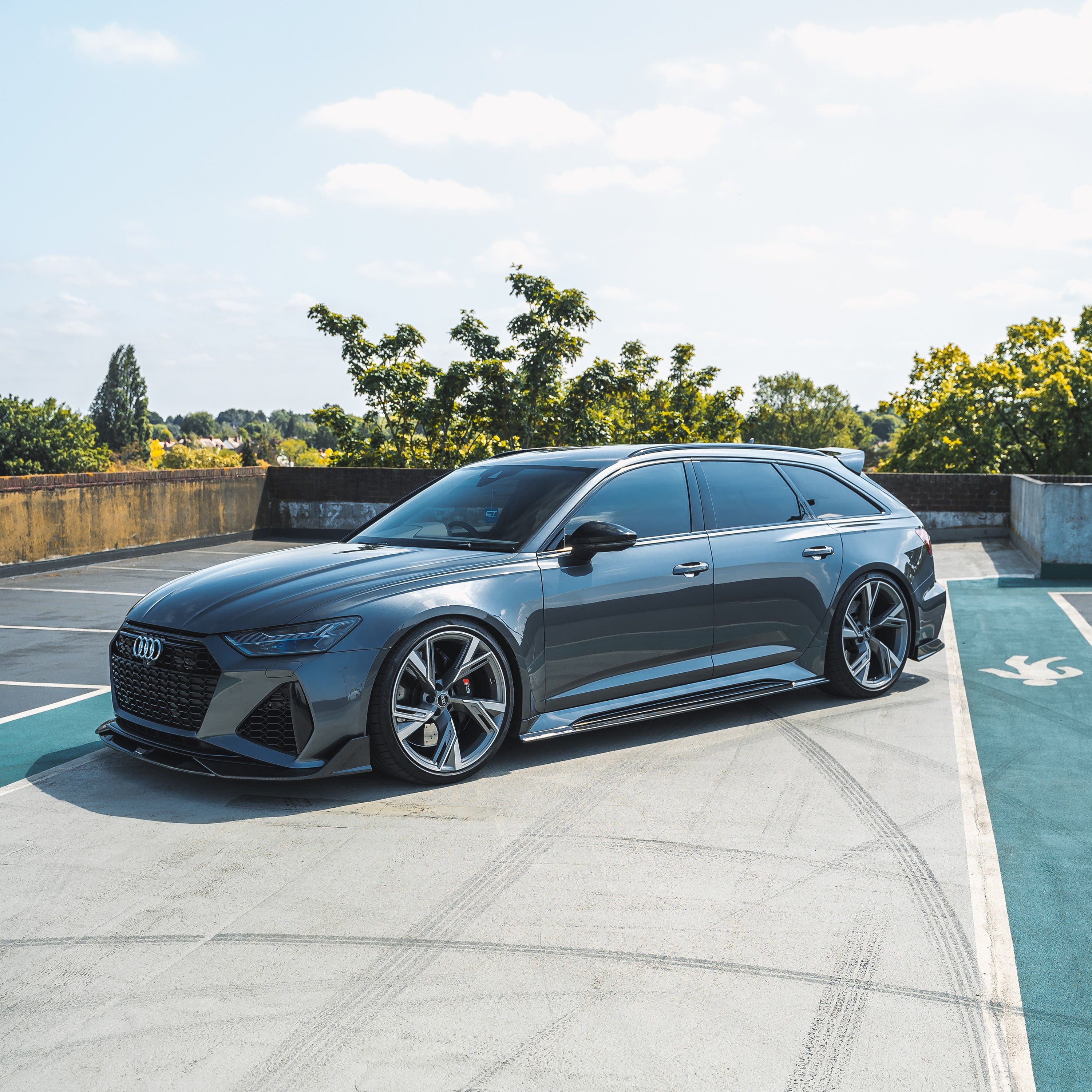 Full Audi RS6 C8 Avant carbon fibre kit by CT Design, showing detailed carbon fibre components on the vehicle.