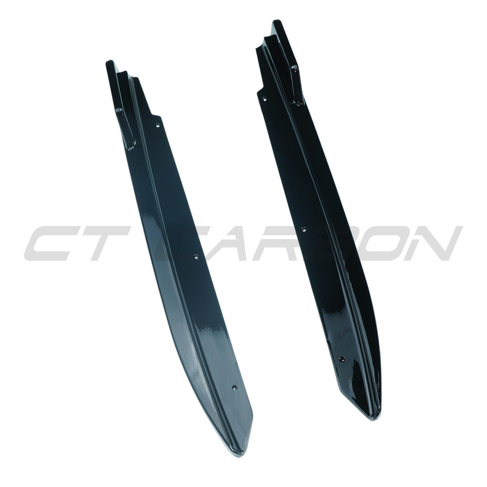 BMW 5 Series G30 rear bumper corner accessories in gloss black by CT Carbon, showing close-up of sleek, finished bumper corners.