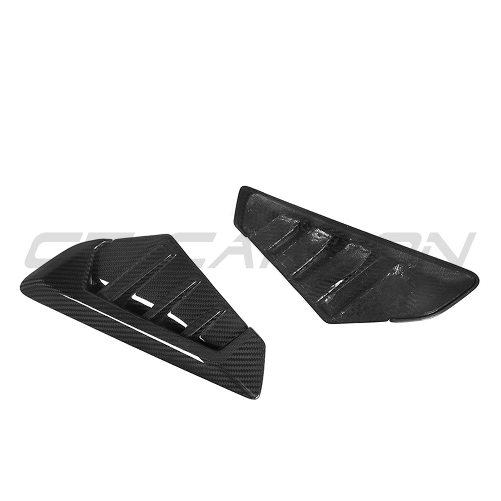 BMW G05 X5 2023+ LCI carbon fibre fender trim accessory by CT Carbon, showing close-up of lightweight, textured black carbon fibre.