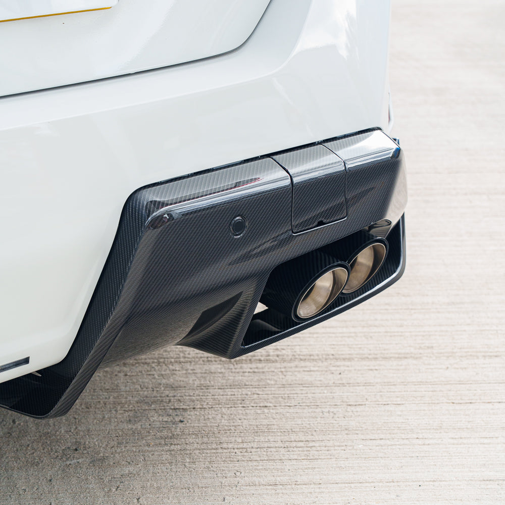 BMW G90 M5 2024 carbon fiber full kit by CT Carbon, featuring lightweight, high-performance exterior parts for the saloon.