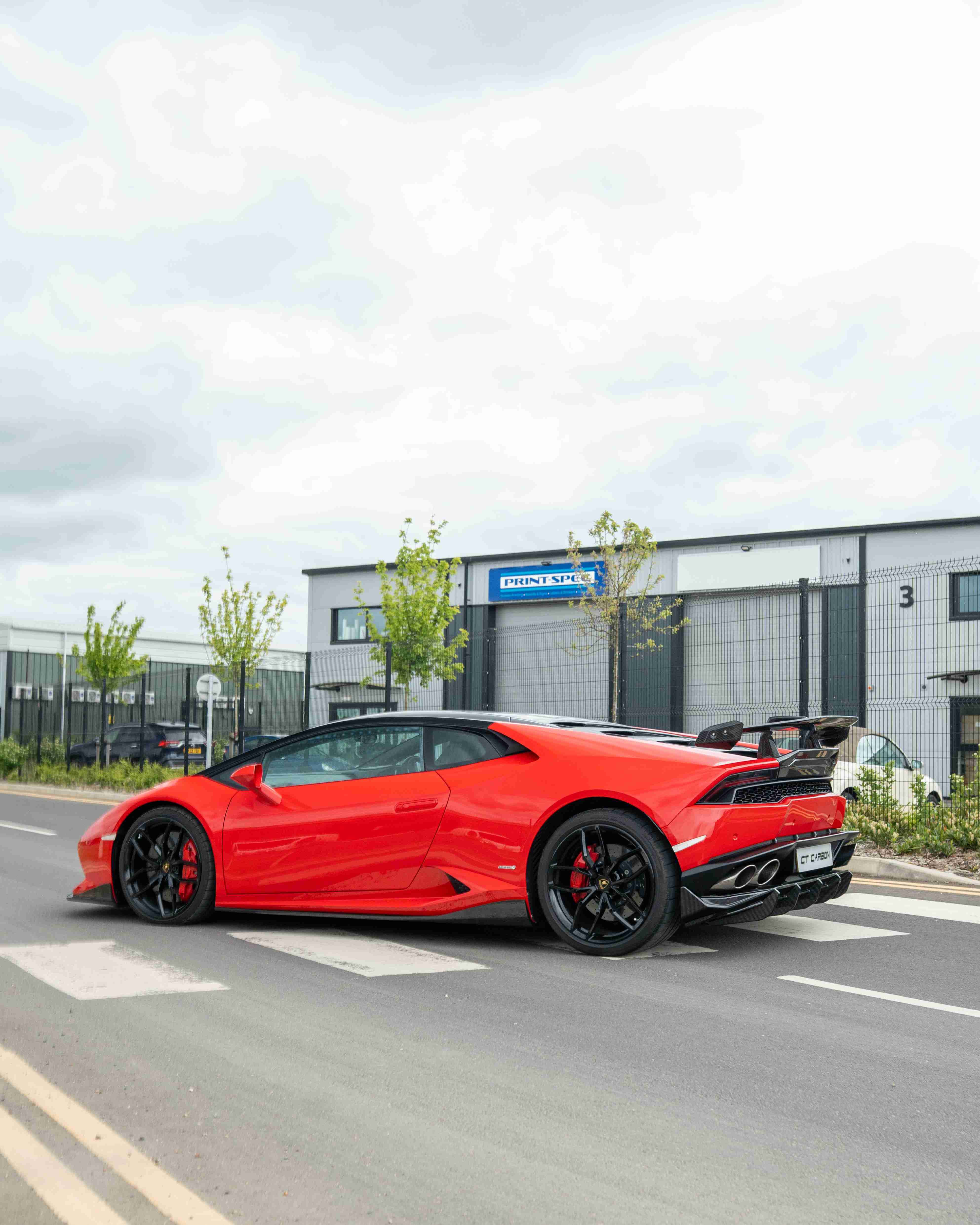 Lamborghini Huracan LP-610 carbon fibre full kit by CT Design, showing detailed carbon fibre components for this high-performance sports car.