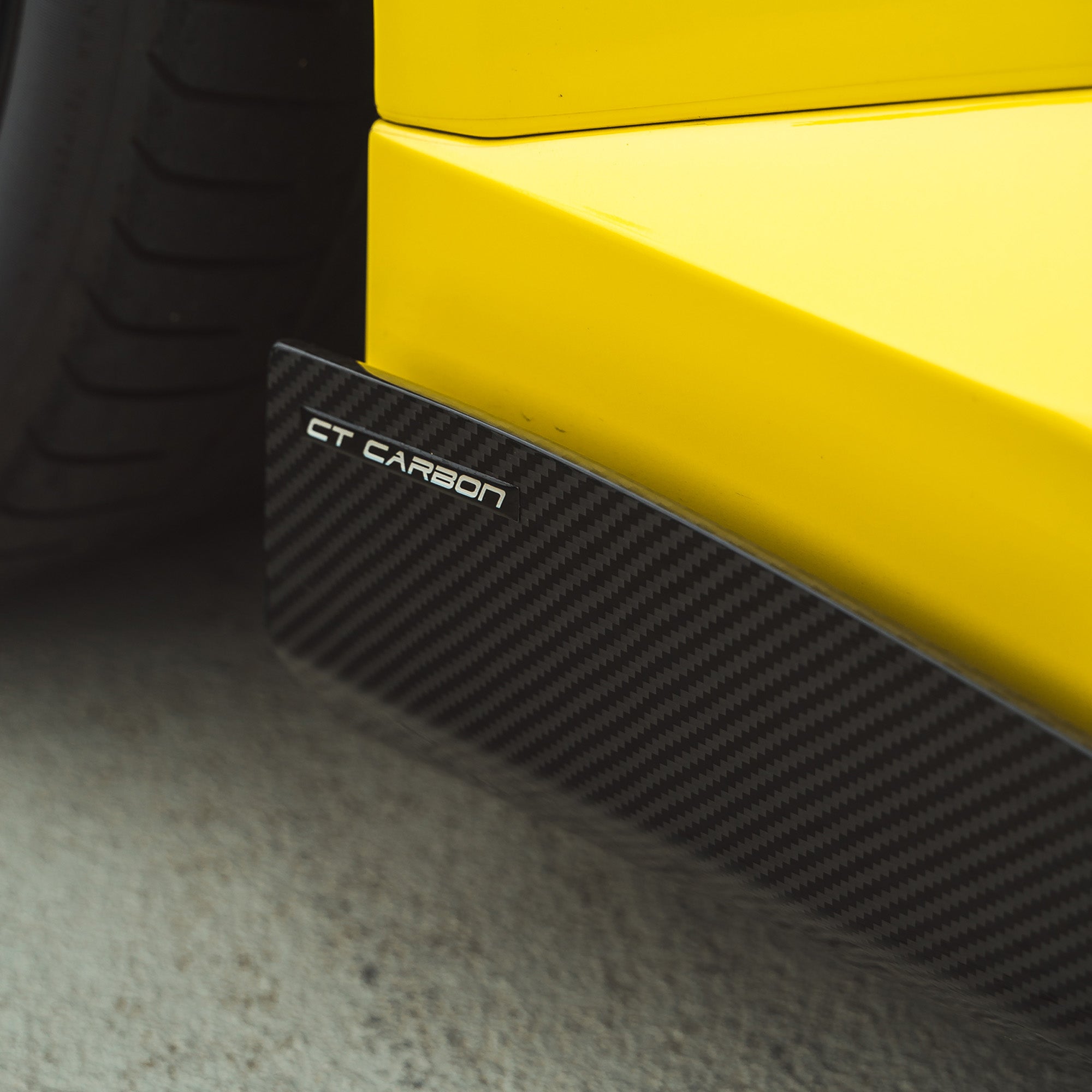 Lamborghini Huracan LP-610 carbon fibre full kit by CT Design, showcasing detailed carbon fibre panels and aerodynamic components.