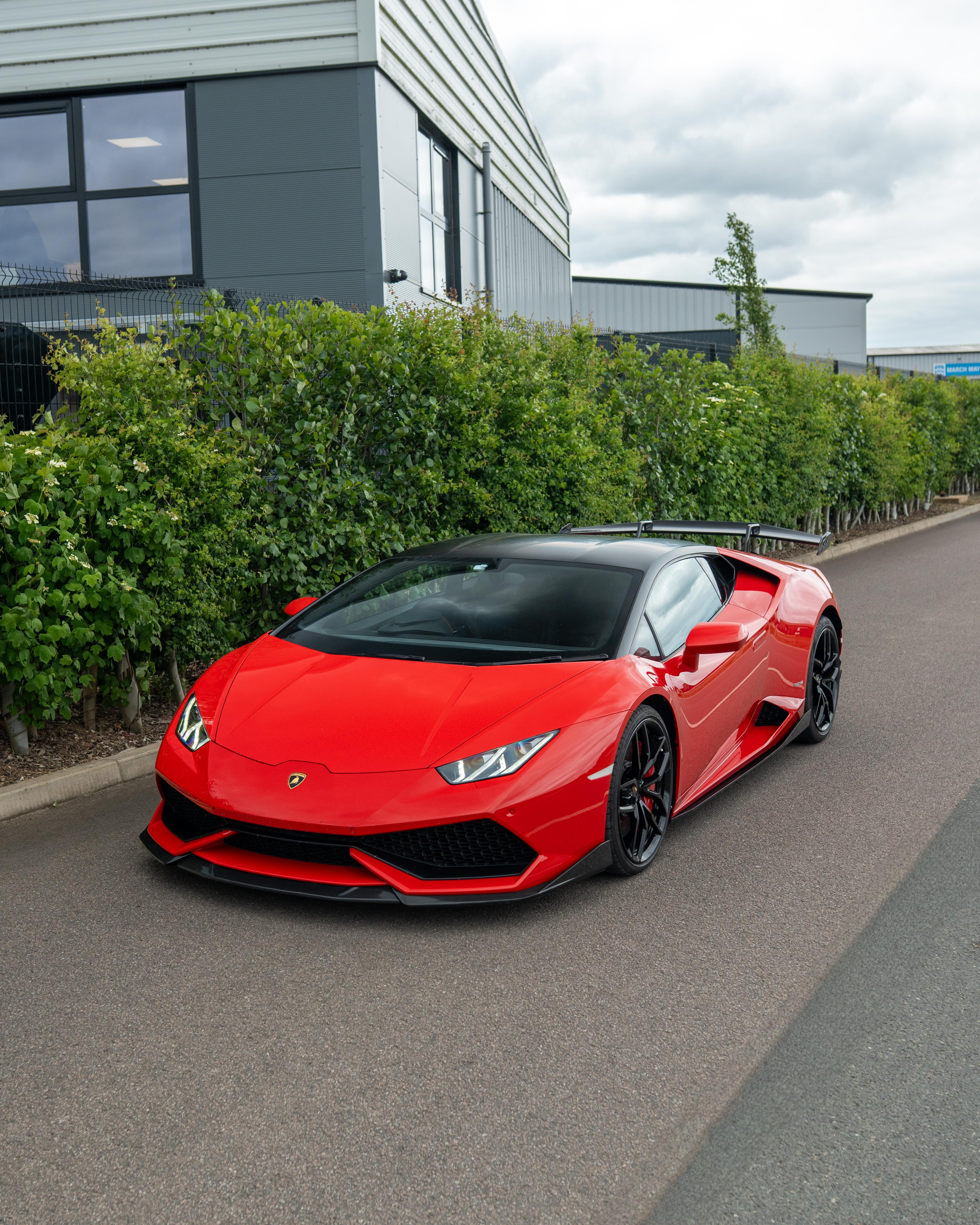 Lamborghini Huracan LP-610 carbon fibre splitter by CT Design, showing the sleek, aerodynamic front splitter on the supercar.