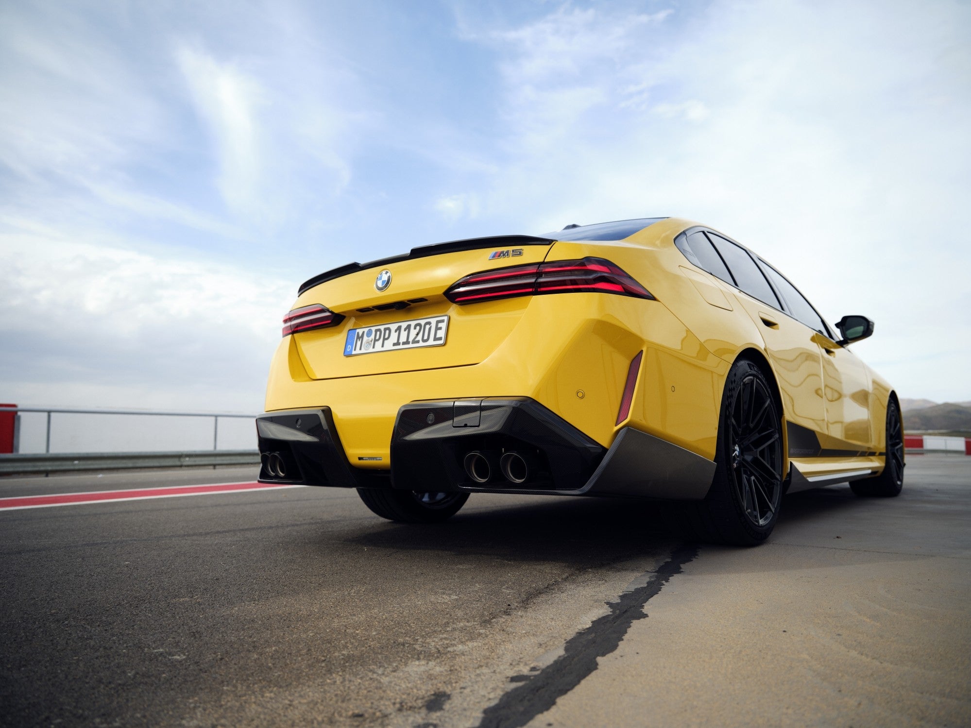 Genuine BMW - BMW G90/G99 M5 Saloon Gloss Carbon Rear Splitter