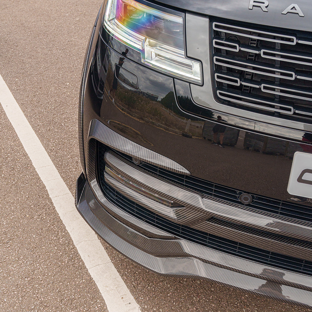 Range Rover L460 (SWB) 2022+ CT Carbon full carbon fibre kit, showing detailed panels and sleek carbon fiber finish.