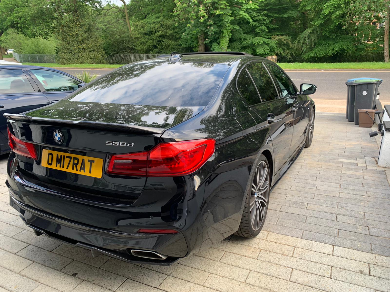 BMW G30/G31 5 Series 2020-2024 LCI CT Carbon gloss black diffuser, MP style, for enhanced rear aerodynamic appearance.