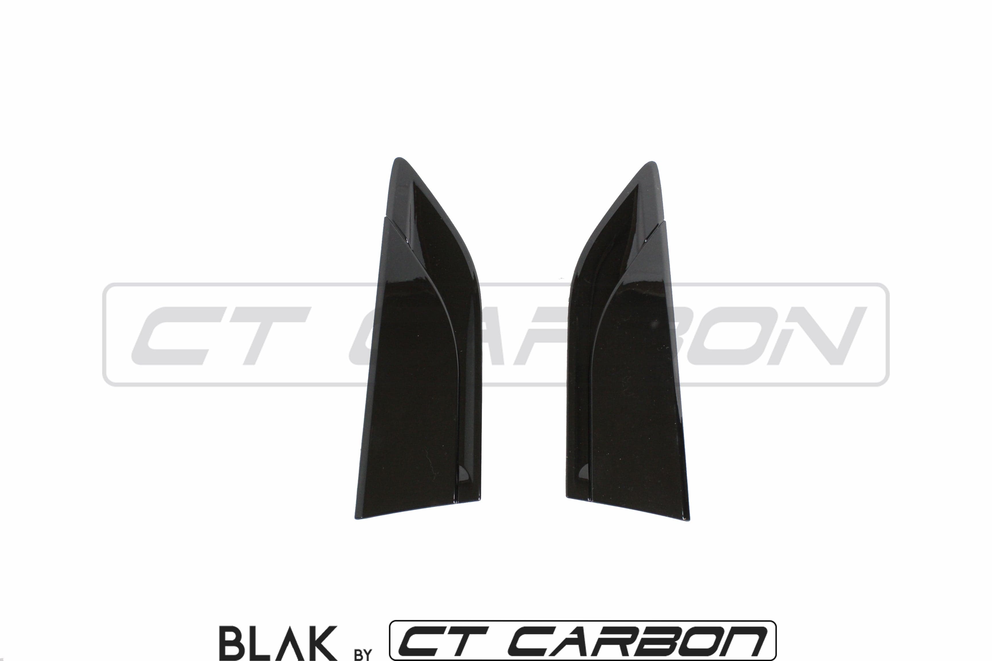 Black full trim kit for Land Rover Discovery 5 by CT Carbon, featuring sleek black accents and upgraded exterior components.