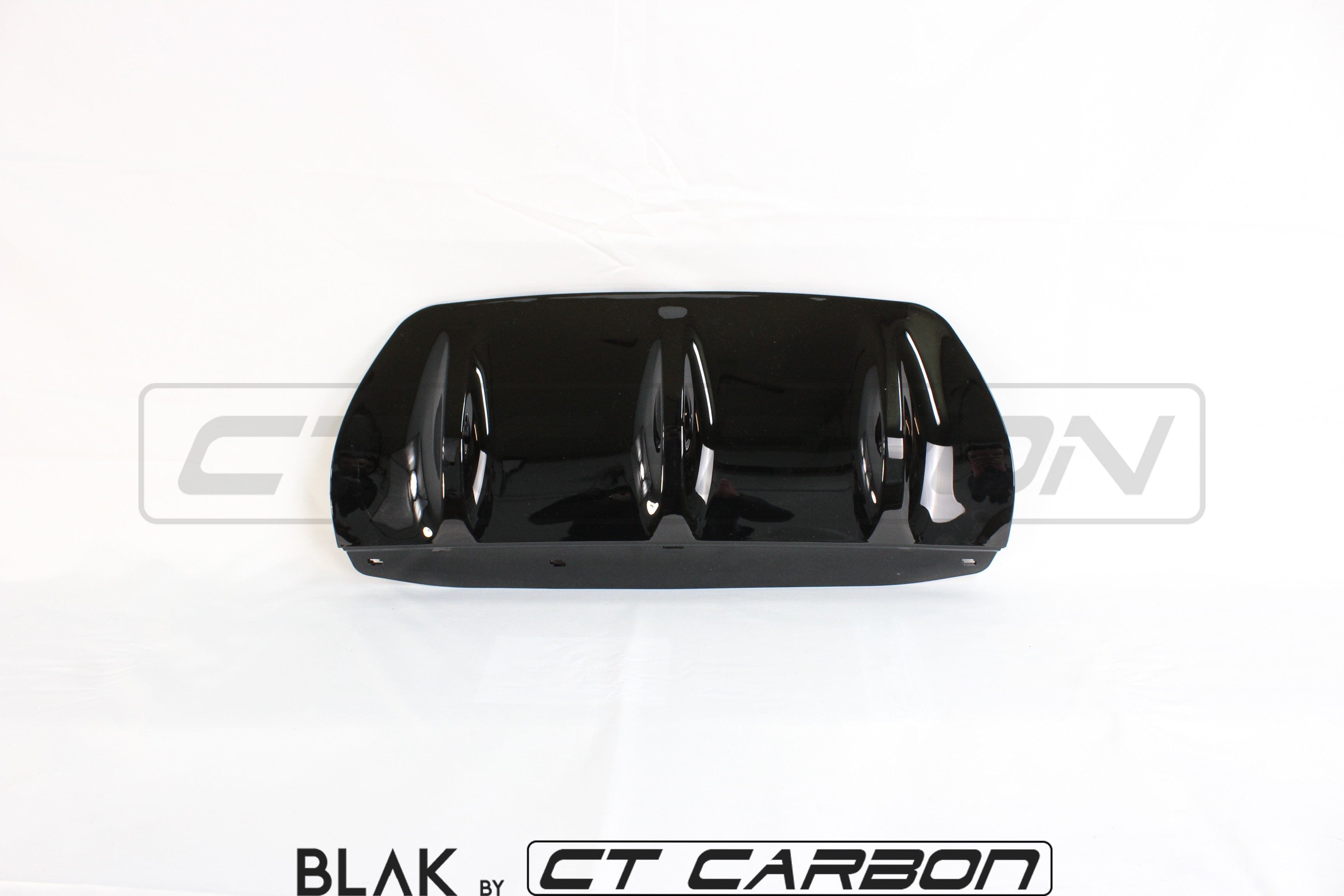 Full black edition Range Rover Velar trim kit by CT Carbon, featuring sleek black accents on the 2017+ model.
