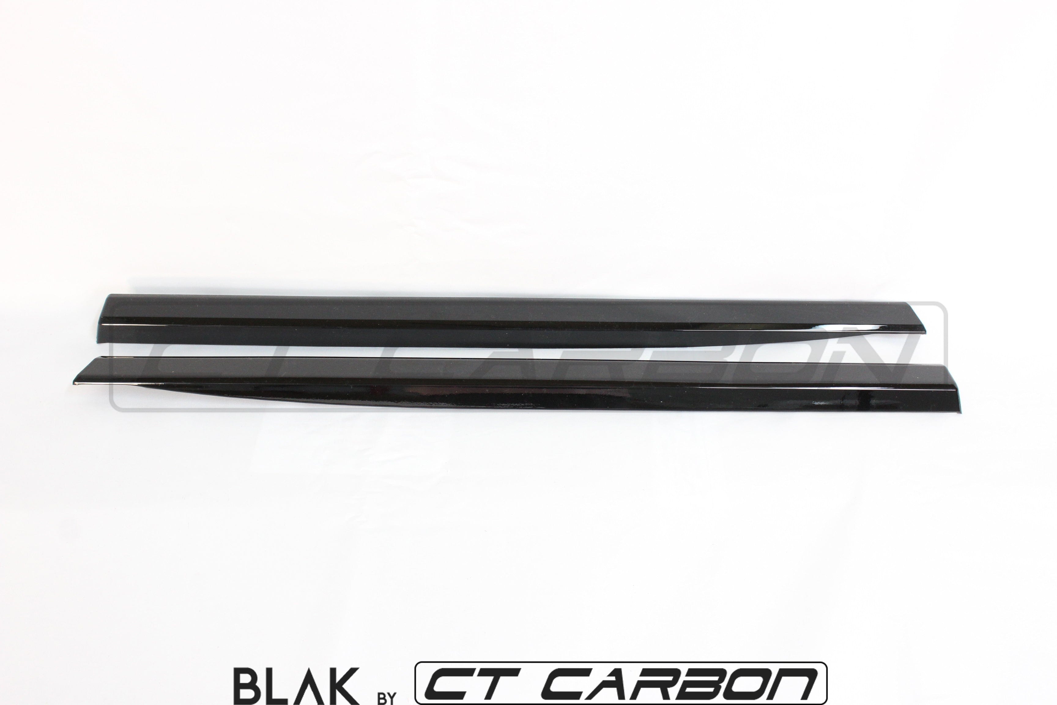 Black CT Carbon splitter kit for Range Rover Vogue L405 Full Black Edition, 2013-2017, includes front and side trim enhancements.