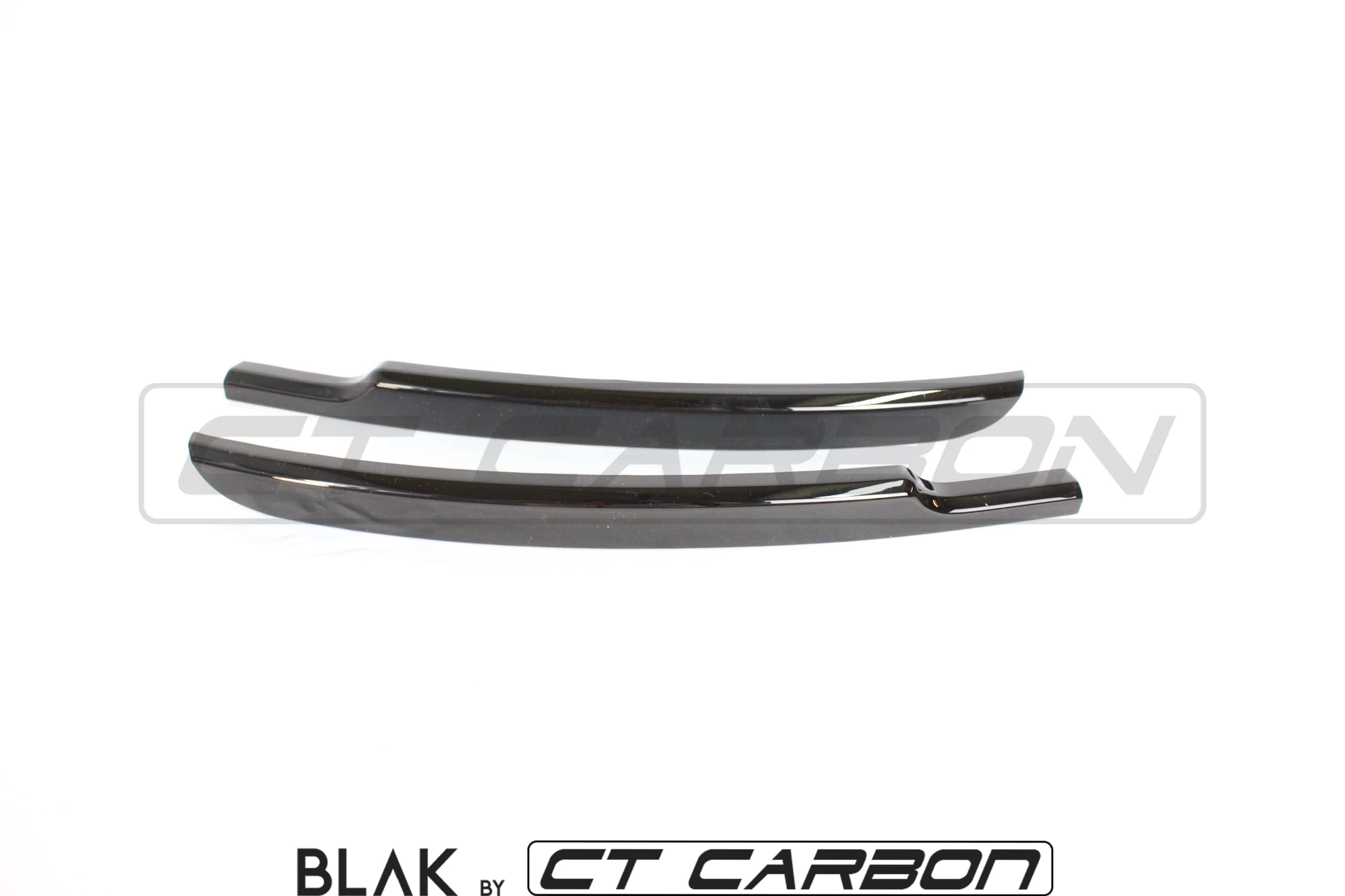 Black CT Carbon splitters kit for Range Rover Vogue L405 Full Black Edition, 2013-2017, shown on vehicle with black trim.