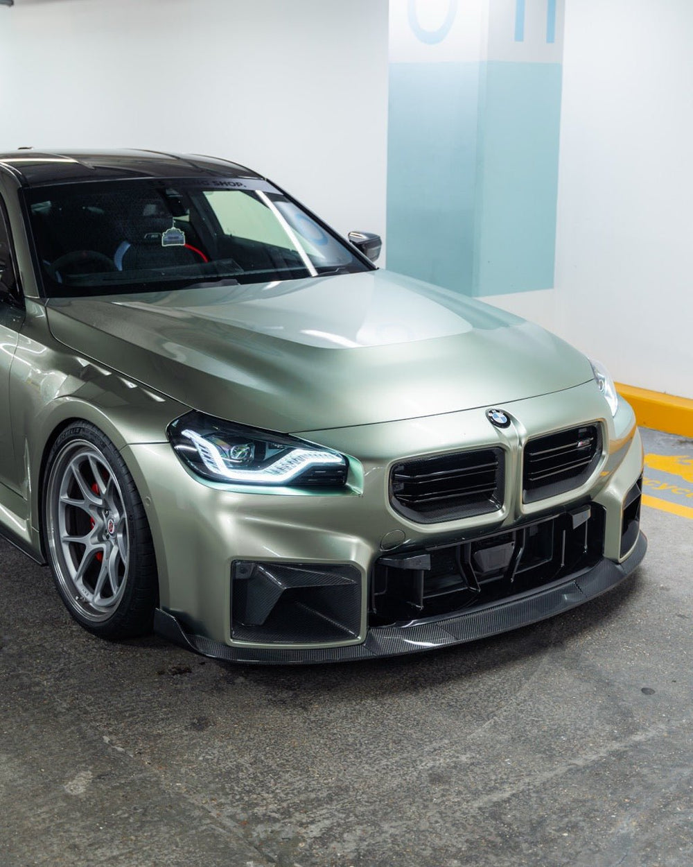 BMW M2 G87 front grille by TREVORA, made of pre-preg carbon fibre with TR87 design, for 2023-2024 model.