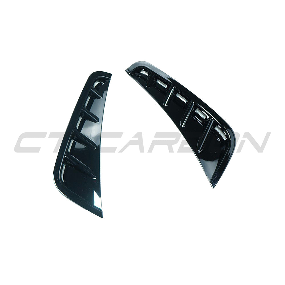CT Carbon gloss black front bumper corners for Mercedes C43 and C Class W205 2019-2021 facelift accessories, showing close-up detail.