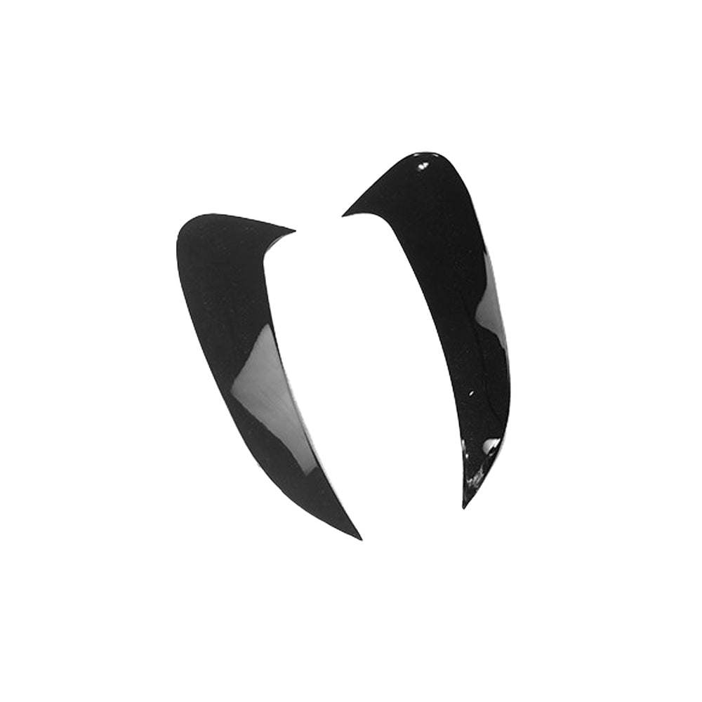 Mercedes W206 2021+ C-Class CT Carbon gloss black rear bumper trim bumper corners, close-up view of sleek, shiny design.