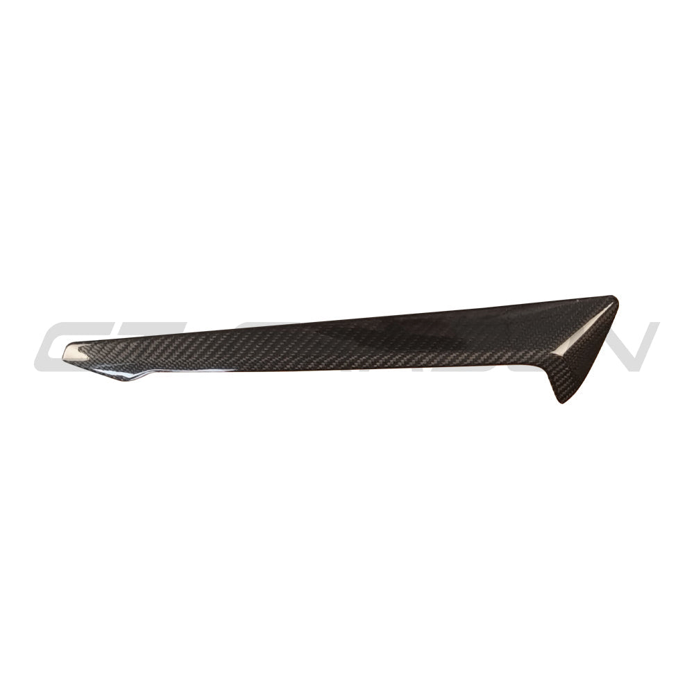 BMW G05 X5 2019-2023 CT Carbon fiber fender trim add-on accessory, close-up view of sleek, textured carbon fiber detail.