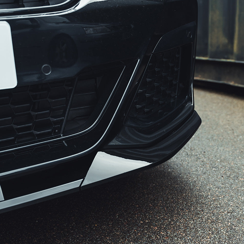 BMW 5 Series G30 LCI 2021+ CT Carbon V4 gloss black kit, including car exterior parts, on a white background.