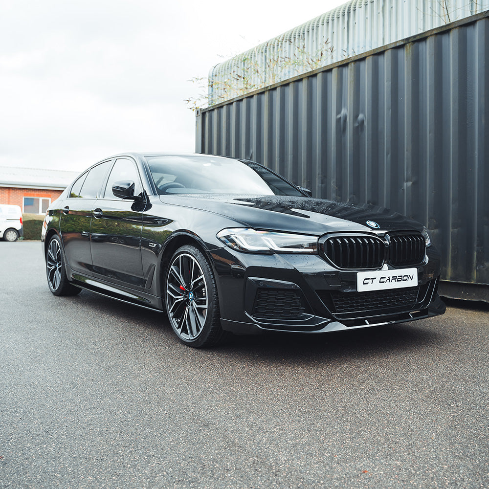 BMW 5 Series G30 LCI 2021+ CT Carbon gloss black kit installed on vehicle, showcasing sleek V4 design and premium finish.