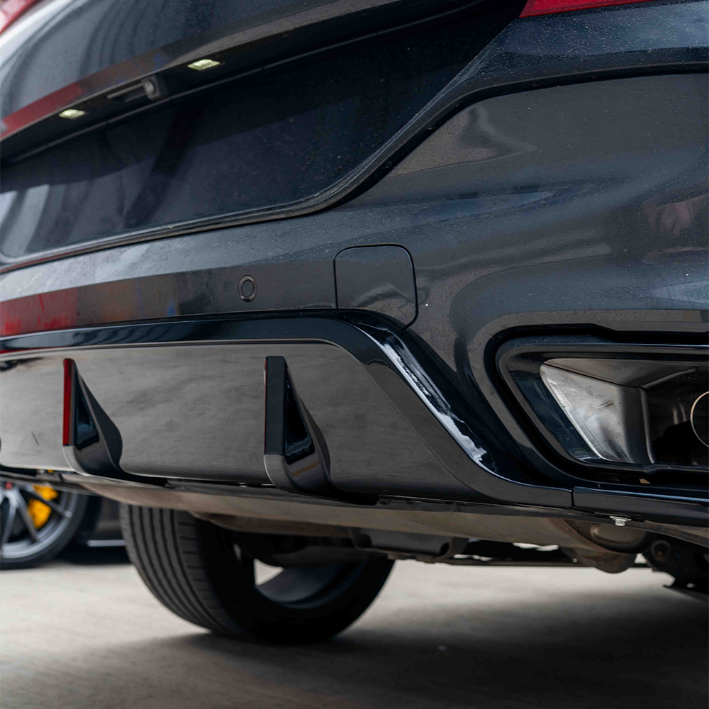 BMW G06 X6 pre-LCI full gloss black kit by CT Carbon, includes exterior trim components for 2020-2024 models.