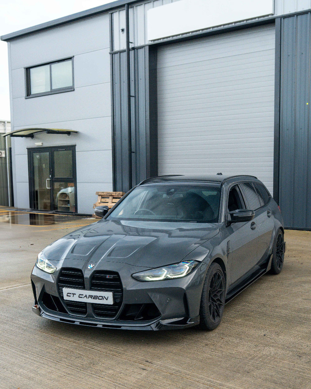 BMW M3 G80 and M4 G82 G83 G81 CT Carbon gloss black splitter, front aerodynamic duct details, high-performance automotive accessory