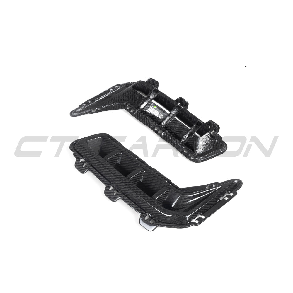 BMW G05 X5 LCI 2023+ carbon fibre front bumper corners by CT Carbon, showing sleek, lightweight bumper corner details.