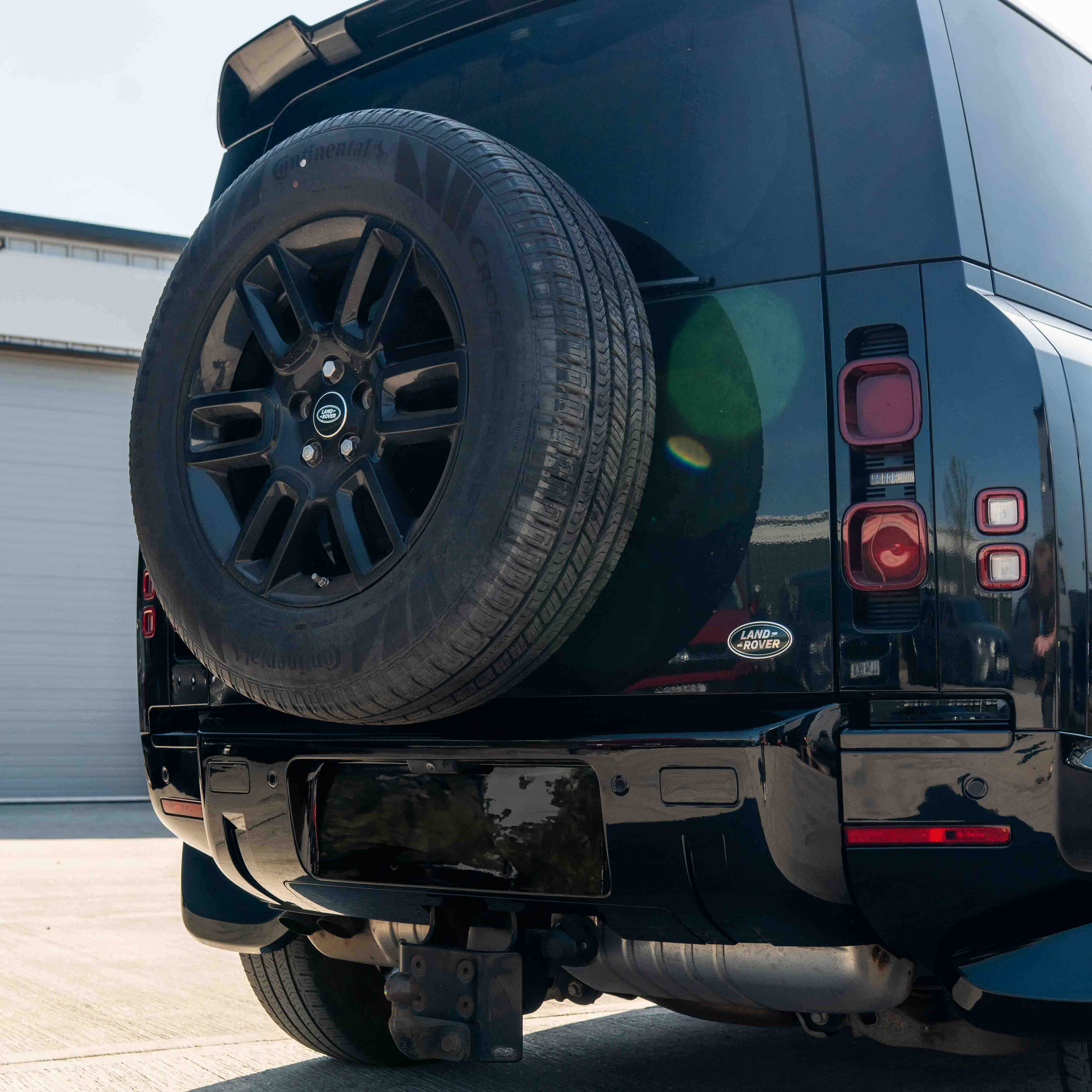 CT Carbon Land Rover Defender L663 110 & 90 gloss black middle trim kit, front and rear interior trim, DSC6153.jpg