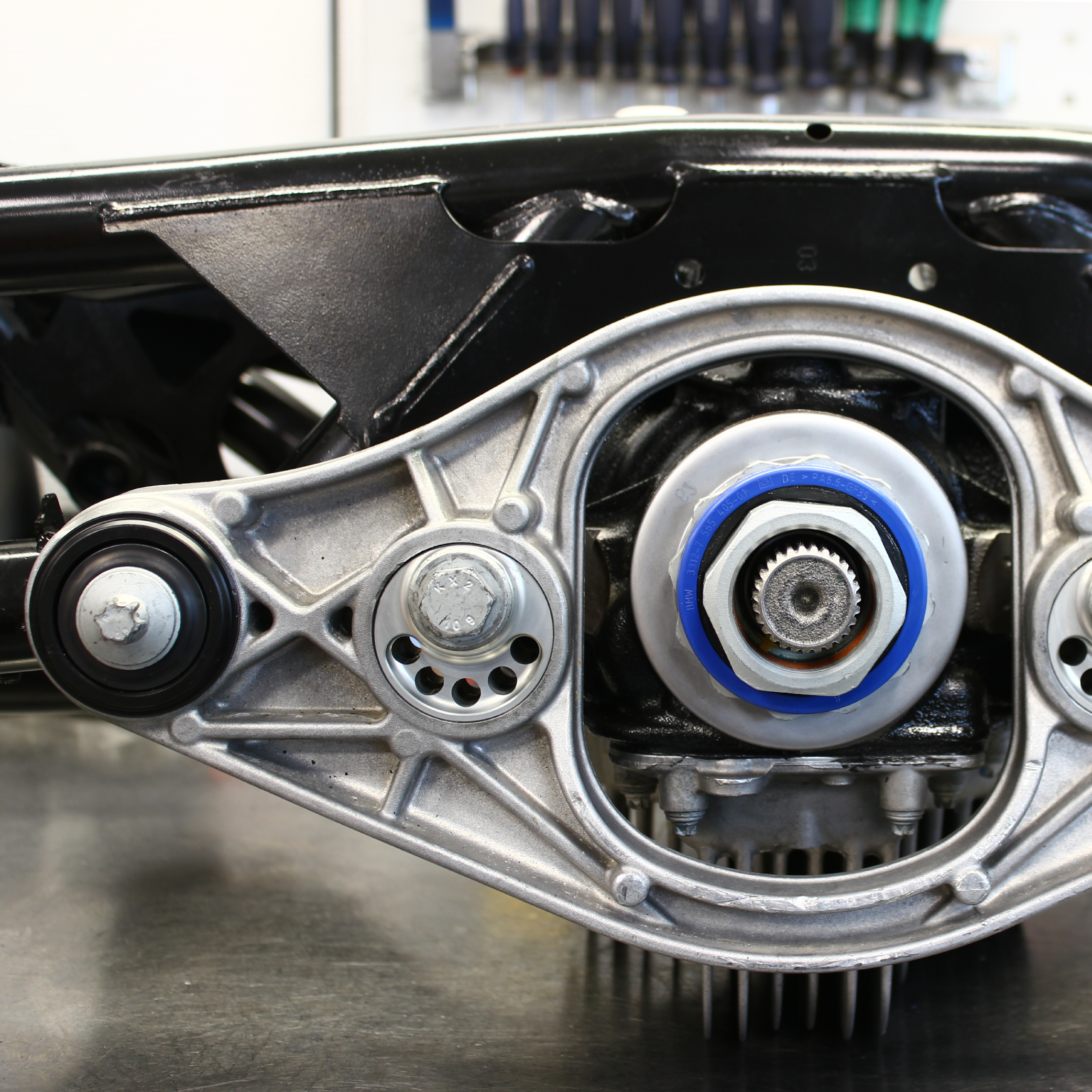 KMP BMW G8X 4-Point Differential Lift Kit for Drexler - Nineteen72 Performance