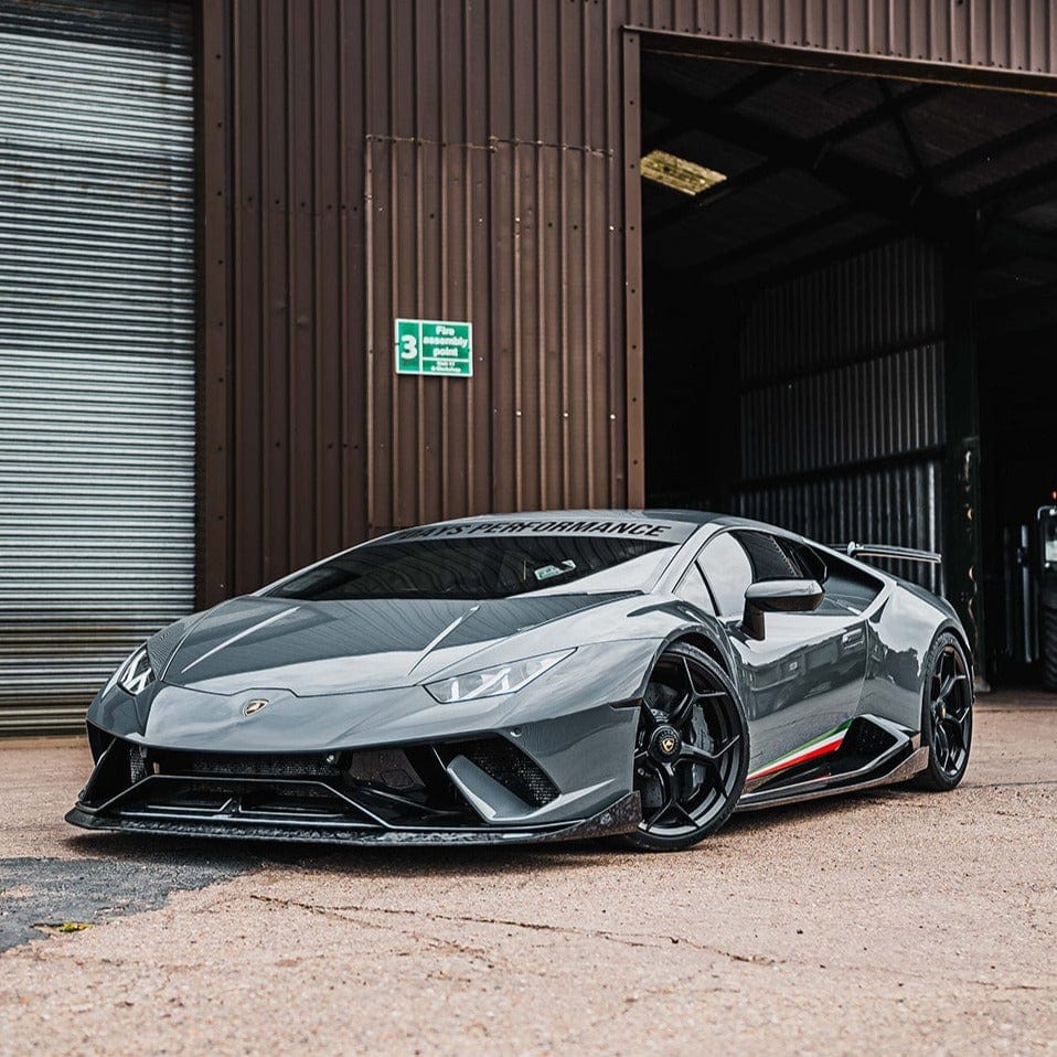 Lamborghini Huracan Performante full kit by CT Design, featuring carbon fiber components and aerodynamic enhancements.