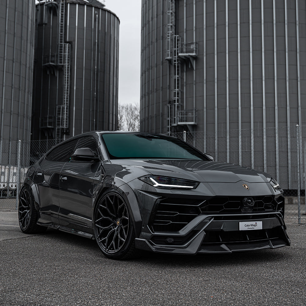 Lamborghini Urus with CT Carbon full carbon fibre arches, close-up view of the lightweight, high-performance car modifications.