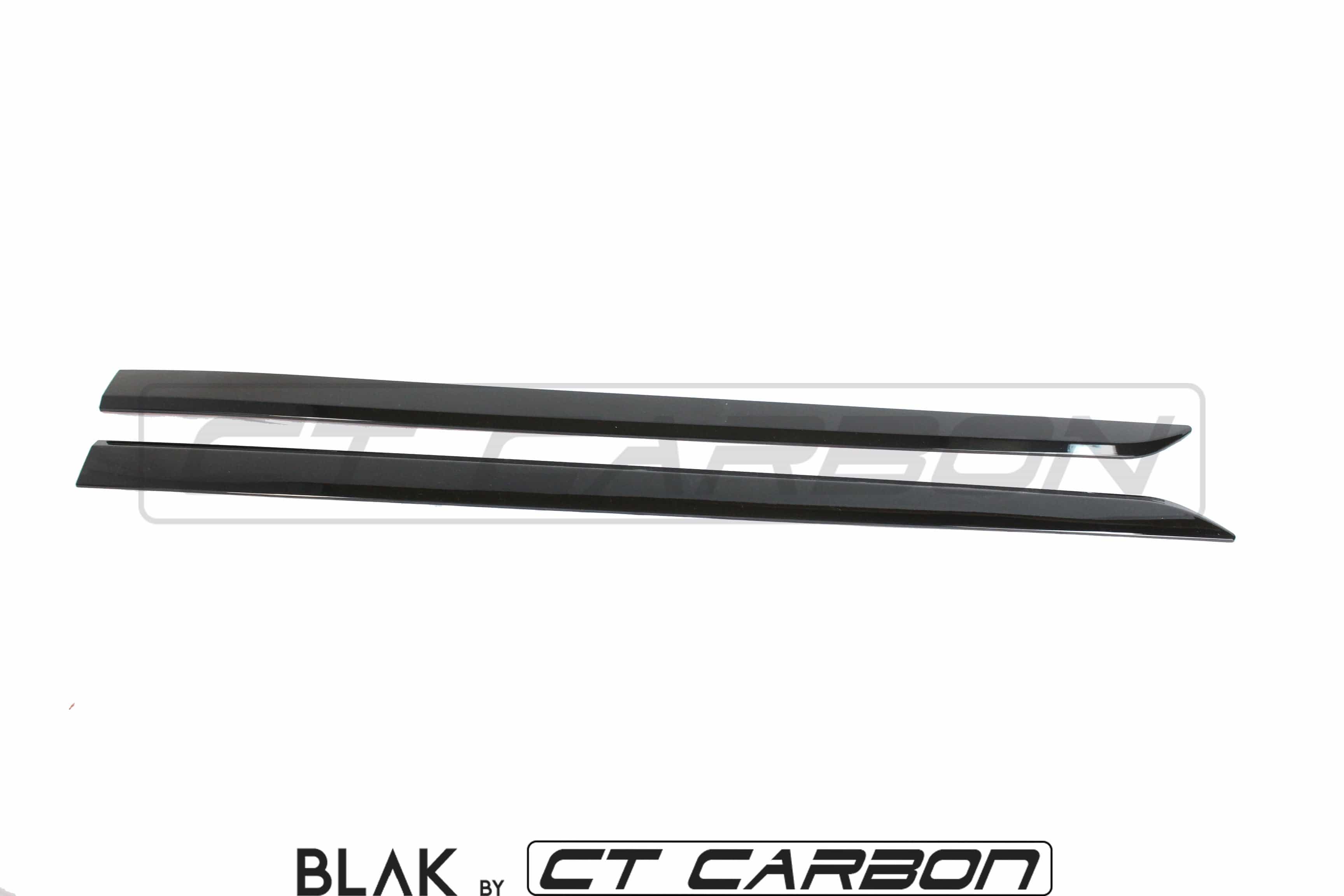 Full black edition Land Rover Discovery 5 trim kit by CT Carbon, featuring sleek black accents on the vehicle's exterior.