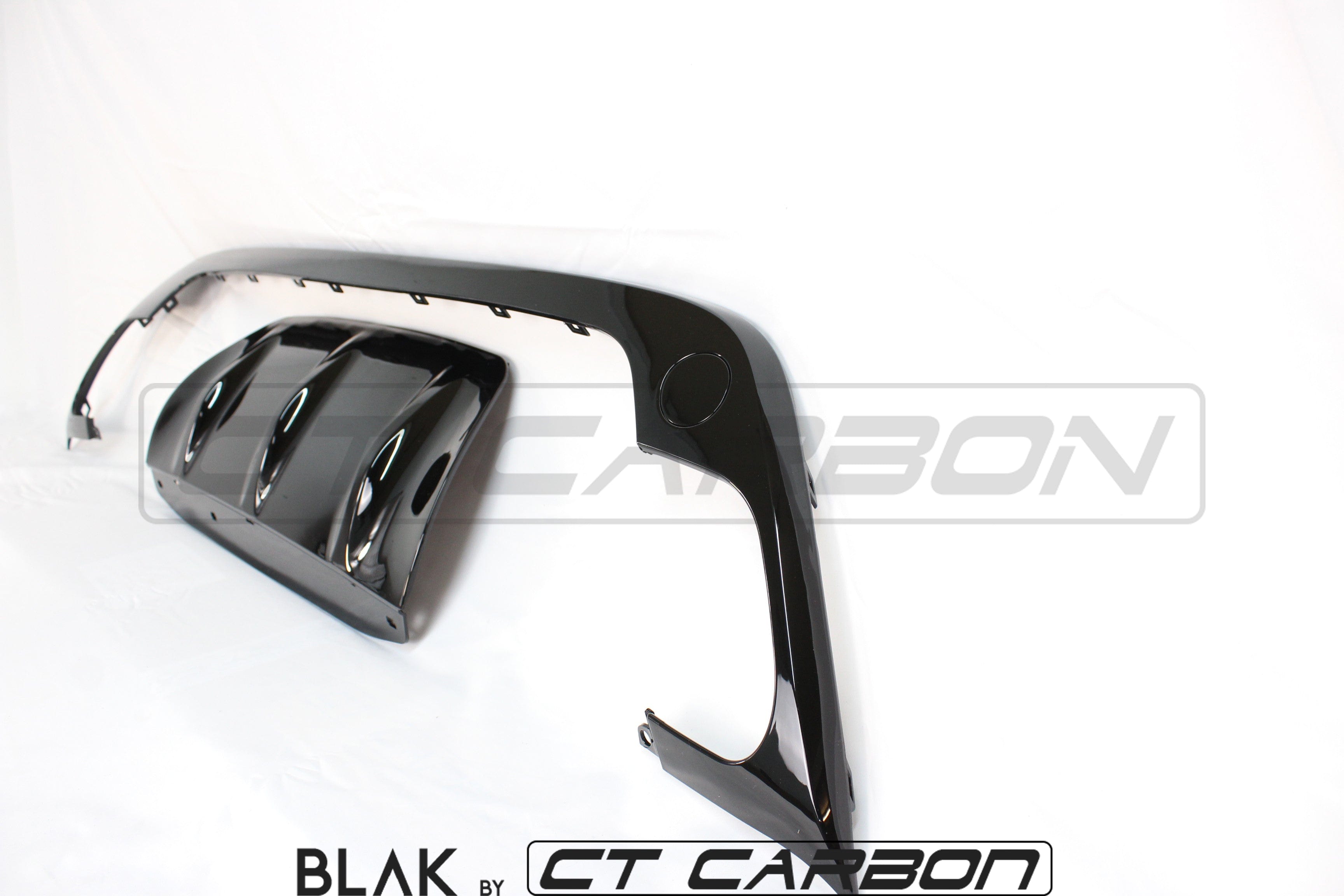 Full black edition trim kit for Range Rover Velar by CT Carbon, featuring black accents and styling enhancements for 2017+ models.