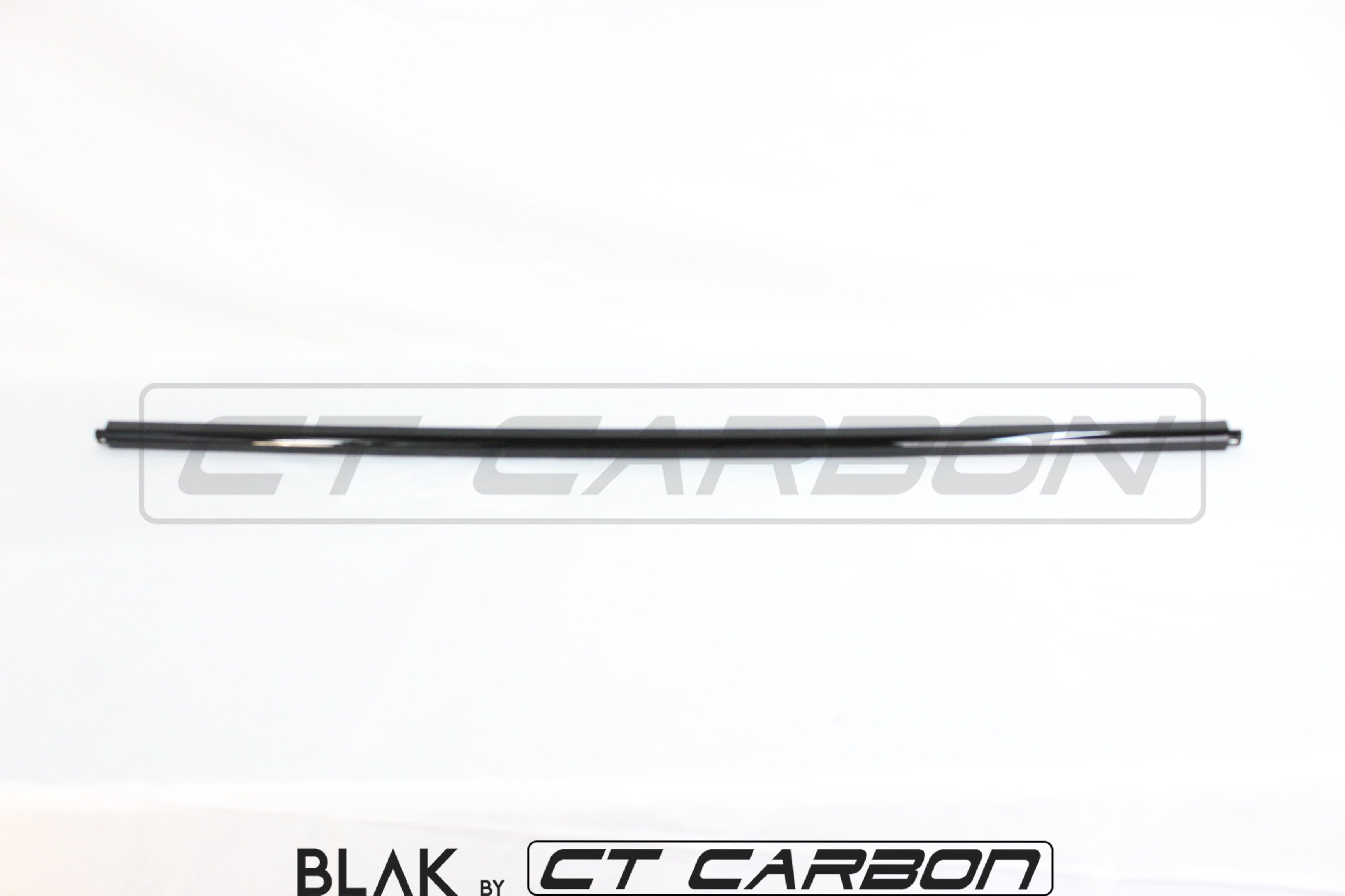 CT Carbon black splitter kit for Range Rover Vogue L405 Full Black Edition 2013-2017, front and side trim enhancements.