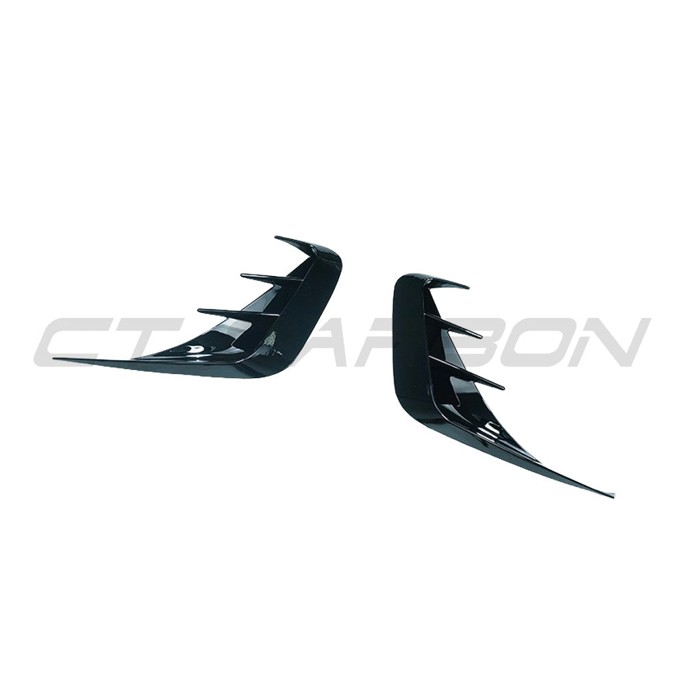 BMW 3 Series 2018-2021 G20 G21 CT Carbon gloss black rear bumper trim, close-up view of the sleek, shiny car accessory.