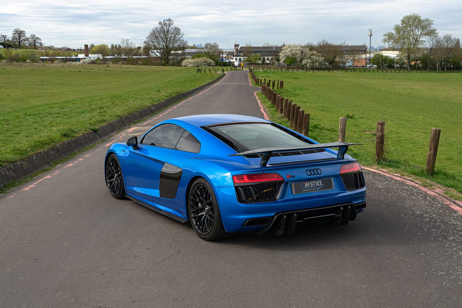 CT Carbon Audi R8 V10 Gen 2 carbon fibre V-style diffuser showcasing sleek aerodynamic design and high-quality material details.
