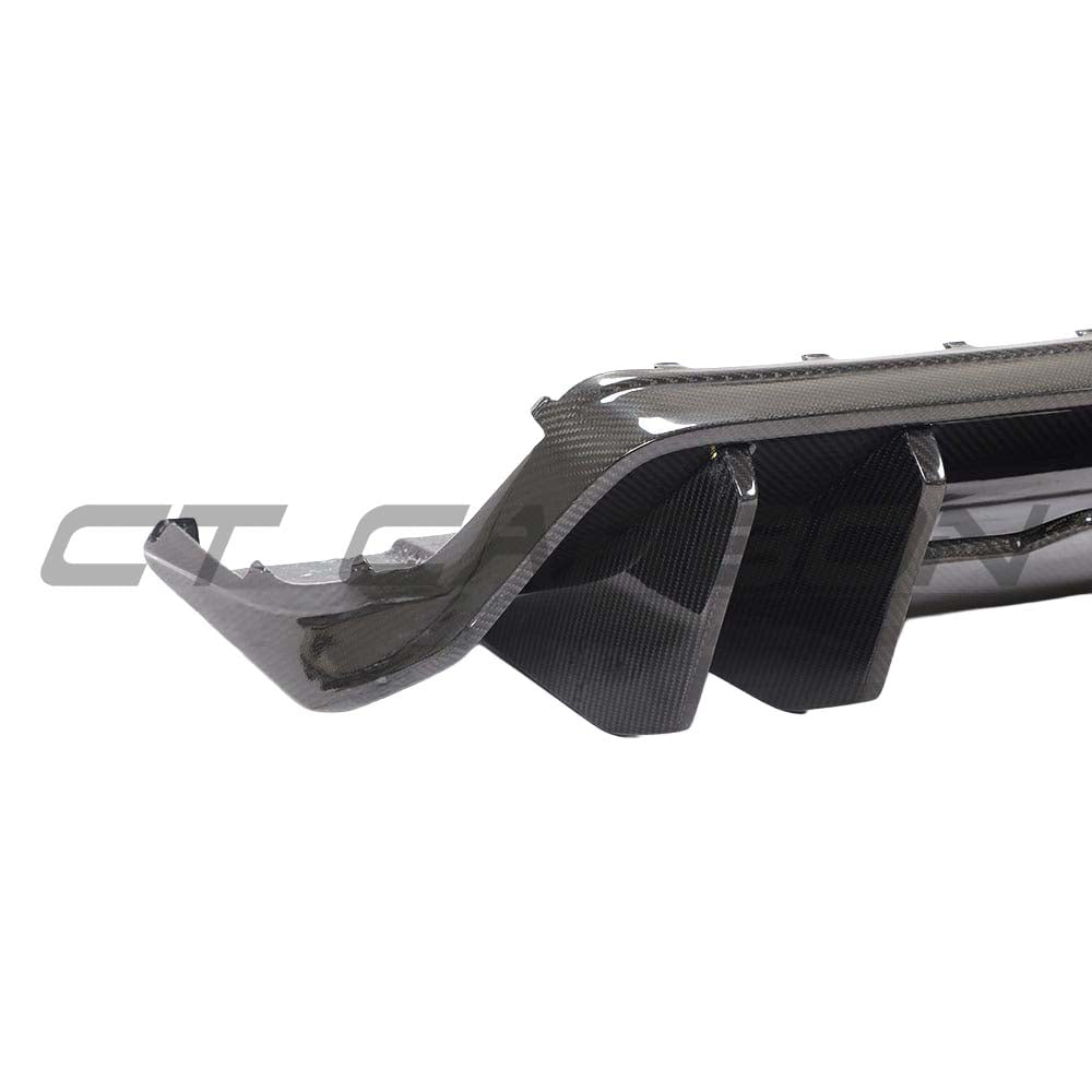 Full carbon fiber kit for Audi R8 V10 Gen 2 2015-2019 by CT Carbon, showcasing the V-style carbon fiber components.